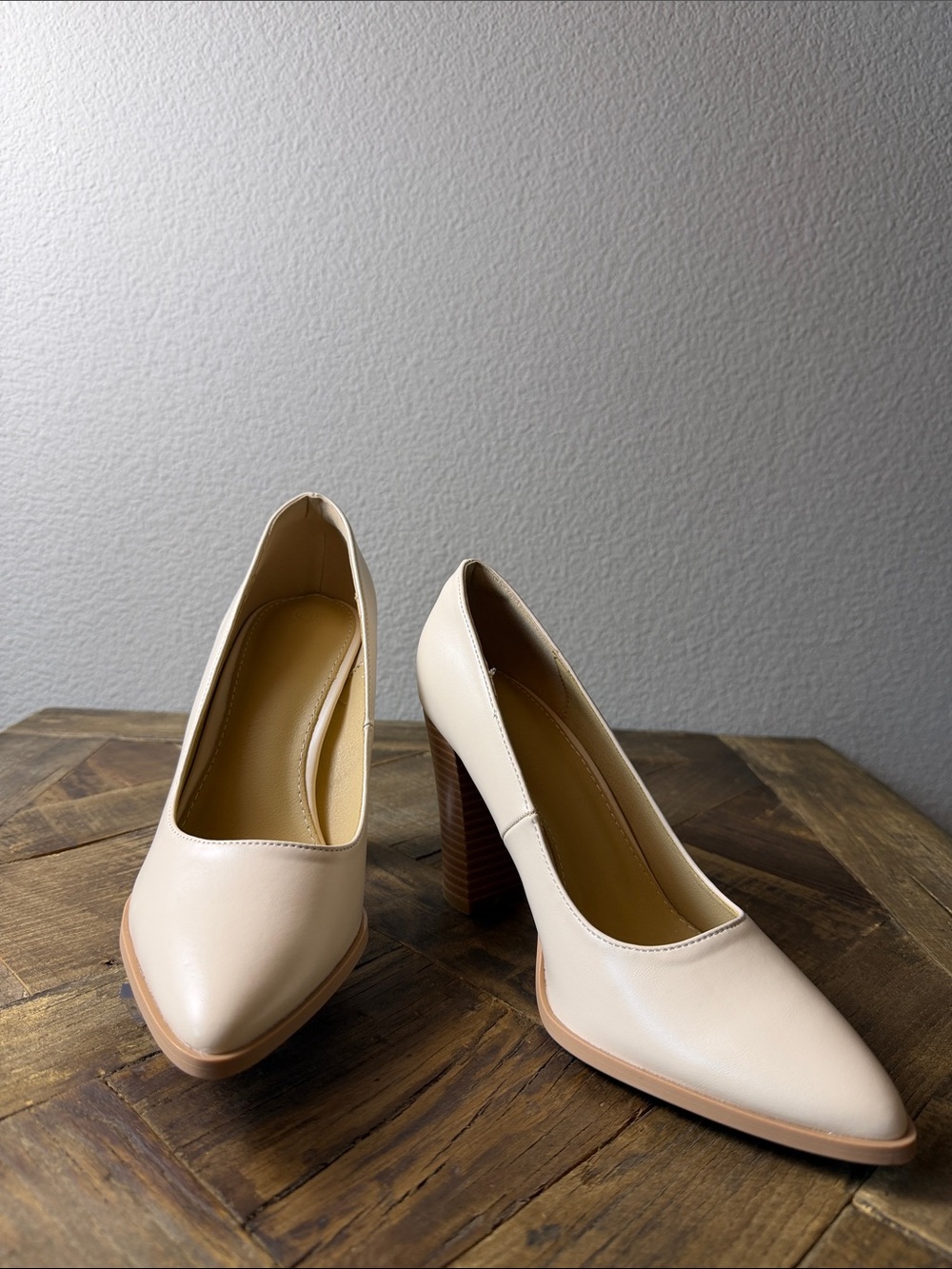 Size 7.5 Women's Nude Pointed-Toe Block Heel Pumps